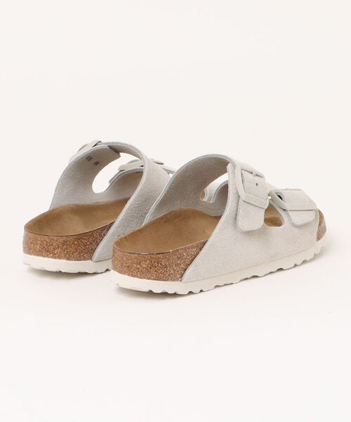 BIRKENSTOCK(ビルケンシュトック)の「ビルケンシュトック Arizona LEVE Oyster 1031645 アリゾナ オイスタースエード 【Narrow】(サンダル・レディース・ベージュ・39/38/37/36/35/40/43/41)」の2枚目の写真