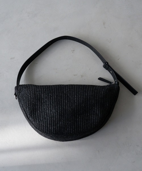 SINSS（シンス）の「Paper half moon bag / ペーパーハーフムーンバッグ（ショルダーバッグ・メンズ・ブラック・FREE）」の11枚目の写真