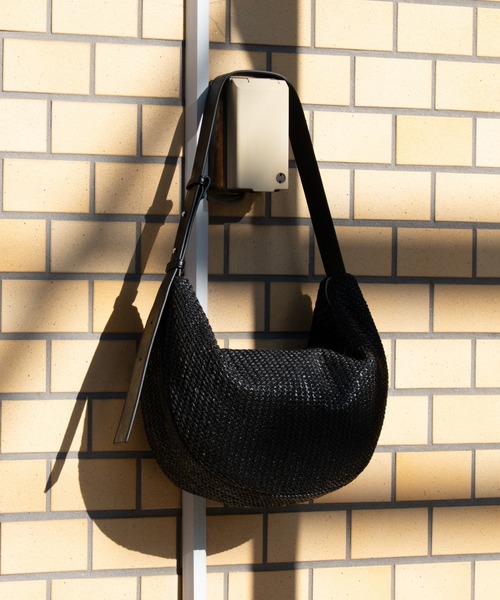 SINSS（シンス）の「Paper half moon bag / ペーパーハーフムーンバッグ（ショルダーバッグ・メンズ・ブラック・FREE）」の13枚目の写真