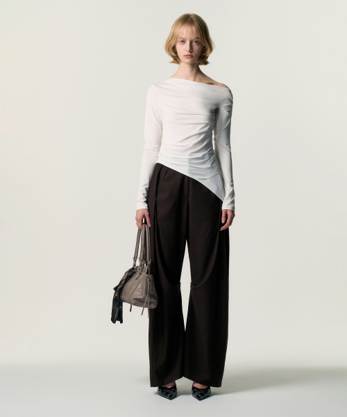 KIMZISU(キムジス)の「Ruched Belt Tote Bag_GREY(トートバッグ・レディース・ライトグレー・OS)」の6枚目の写真