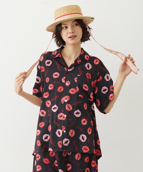 MILKFED.（ミルクフェド）の「LIP PRINT SHIRT（シャツ/ブラウス・レディース・オフホワイト/ブラック/ライトピンク・ONE SIZE）」の2枚目の写真