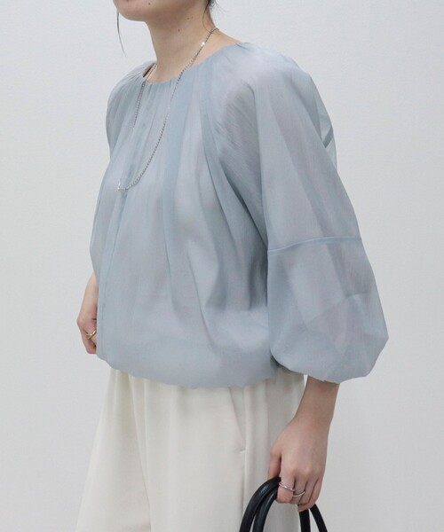 fredy emue（フレディエミュ）の「バルーンギャザーブラウス（シャツ/ブラウス・レディース・オフホワイト/グレイッシュブルー/ブラック系その他・38）」の10枚目の写真