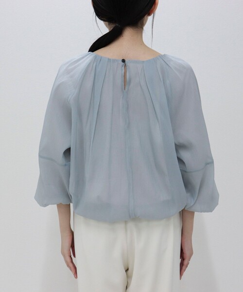fredy emue（フレディエミュ）の「バルーンギャザーブラウス（シャツ/ブラウス・レディース・オフホワイト/グレイッシュブルー/ブラック系その他・38）」の15枚目の写真