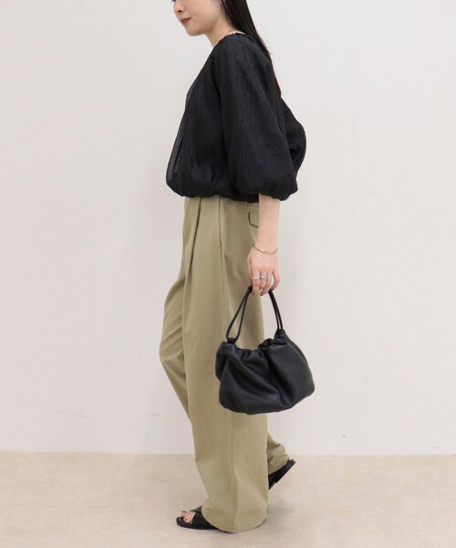 fredy emue（フレディエミュ）の「バルーンギャザーブラウス（シャツ/ブラウス・レディース・オフホワイト/グレイッシュブルー/ブラック系その他・38）」の20枚目の写真