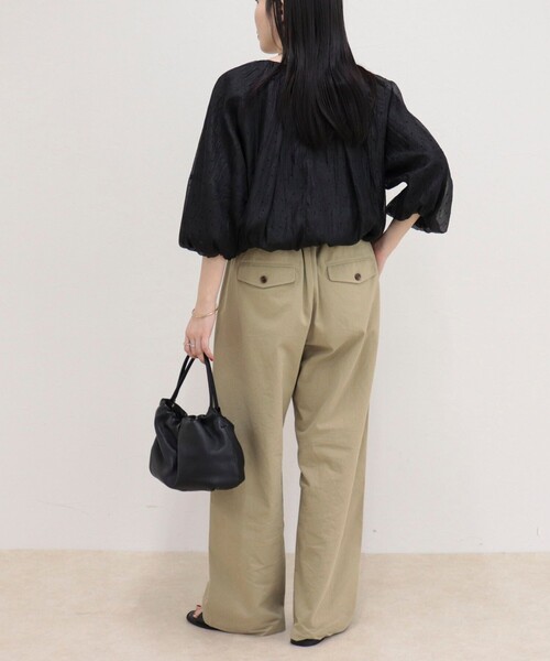 fredy emue（フレディエミュ）の「バルーンギャザーブラウス（シャツ/ブラウス・レディース・オフホワイト/グレイッシュブルー/ブラック系その他・38）」の22枚目の写真