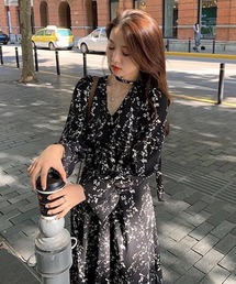 チョーカーネック花柄シフォンワンピース