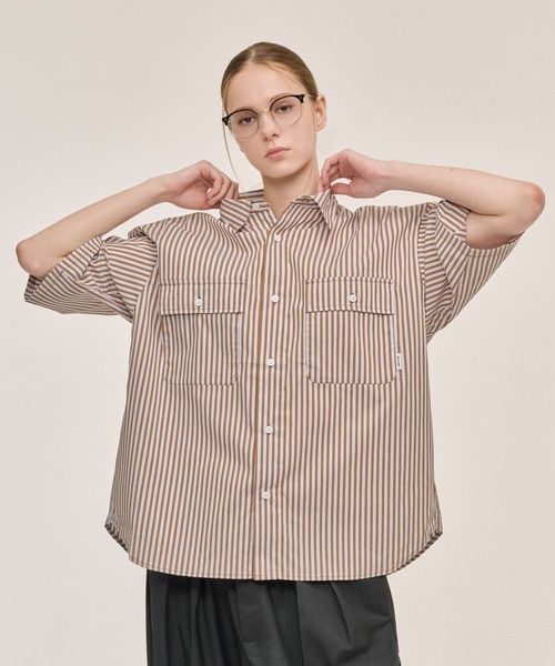 WETTEMPT（ウィテンプト）の「DOUBLE POCKET STRIPE S/S SHIRT / ダブルポケットストライプS/Sシャツ（シャツ/ブラウス・メンズ・ブラウン/サックスブルー/ブルー・SMALL/MEDIUM/LARGE）」の2枚目の写真
