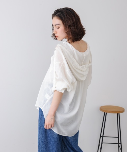 Bou Jeloud（ブージュルード）の「フーデットシャツ（シャツ/ブラウス・レディース・ブルー/チャコールグレー/オフホワイト・38）」の11枚目の写真