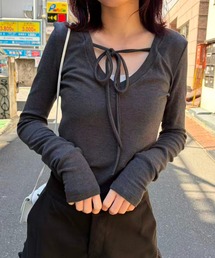 Vネックリボンタイトップ