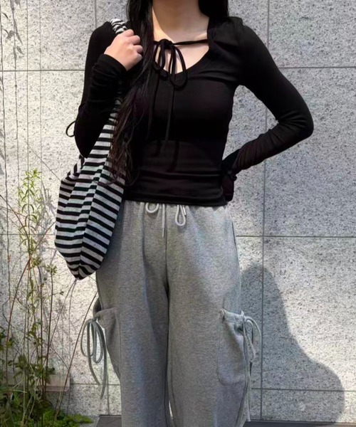 mebole(メボレ)の「Vネックリボンタイトップ(Tシャツ/カットソー・レディース・ホワイト/ネイビー/グレー/ブラック・FREE)」の20枚目の写真