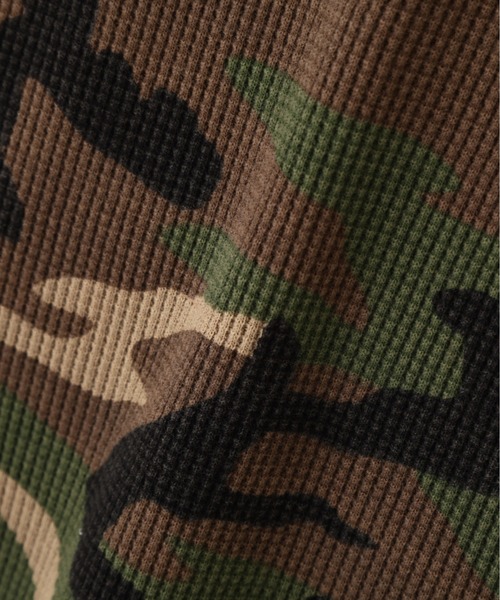 AVIREX（アヴィレックス）の「《直営店限定》MINI WAFFLE CAMO RAGLAN L/S T-SHIRT / ミニワッフル カモ ラグラン ロングスリーブ Tシャツ / AVIREX / アヴィレックス（Tシャツ/カットソー・メンズ・グリーン系カモフラージュ/ベージュ系その他・MEDIUM/SMALL/X-LARGE/LARGE）」の15枚目の写真