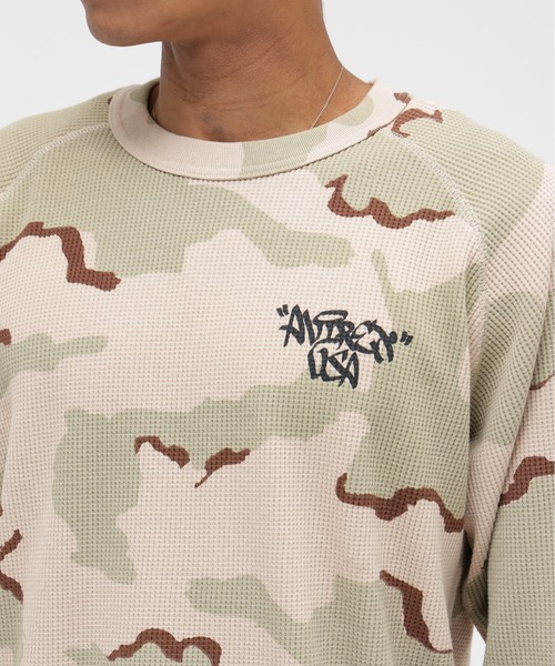 AVIREX（アヴィレックス）の「《直営店限定》MINI WAFFLE CAMO RAGLAN L/S T-SHIRT / ミニワッフル カモ ラグラン ロングスリーブ Tシャツ / AVIREX / アヴィレックス（Tシャツ/カットソー・メンズ・グリーン系カモフラージュ/ベージュ系その他・MEDIUM/SMALL/X-LARGE/LARGE）」の3枚目の写真