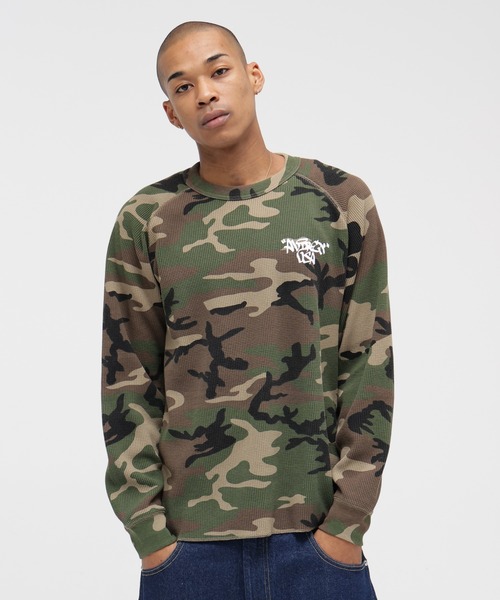 AVIREX（アヴィレックス）の「《直営店限定》MINI WAFFLE CAMO RAGLAN L/S T-SHIRT / ミニワッフル カモ ラグラン ロングスリーブ Tシャツ / AVIREX / アヴィレックス（Tシャツ/カットソー・メンズ・グリーン系カモフラージュ/ベージュ系その他・MEDIUM/SMALL/X-LARGE/LARGE）」の20枚目の写真