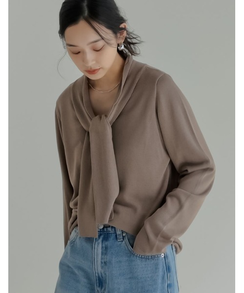 Re:EDIT（リエディ）の「レーヨンニットボウタイ付き長袖トップス（ニット/セーター・レディース・グレイッシュベージュ/ブラック/ホワイト/ネイビー・MEDIUM/LARGE）」の13枚目の写真