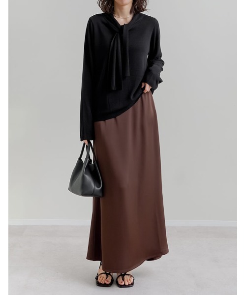 Re:EDIT（リエディ）の「レーヨンニットボウタイ付き長袖トップス（ニット/セーター・レディース・グレイッシュベージュ/ブラック/ホワイト/ネイビー・MEDIUM/LARGE）」の5枚目の写真