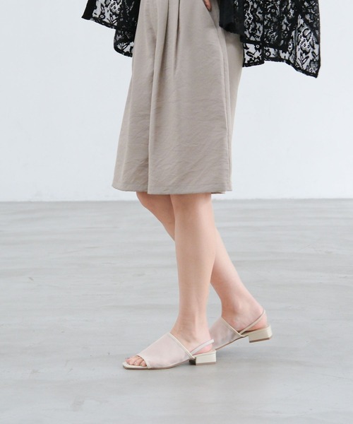 LAKOLE(ラコレ)の「シアーフラットサンダル / 658057(サンダル・レディース・アイボリー/ブラック・MEDIUM/LARGE)」の4枚目の写真