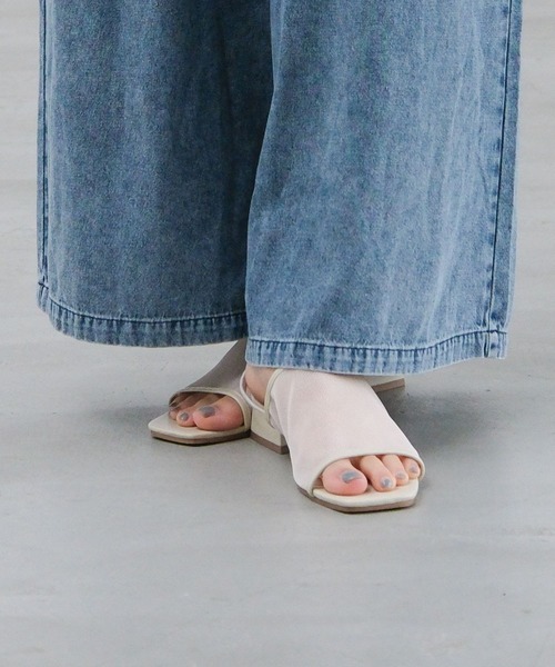 LAKOLE(ラコレ)の「シアーフラットサンダル / 658057(サンダル・レディース・アイボリー/ブラック・MEDIUM/LARGE)」の6枚目の写真