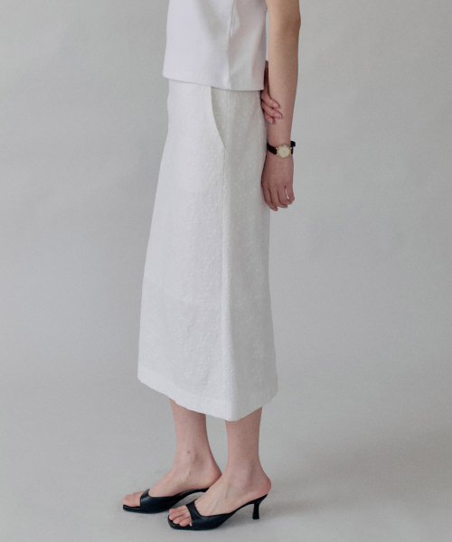 STEP AROUND（ステップアラウンド）の「Floral Straight Skirt_WHITE（スカート・レディース・その他・SMALL/MEDIUM）」の2枚目の写真