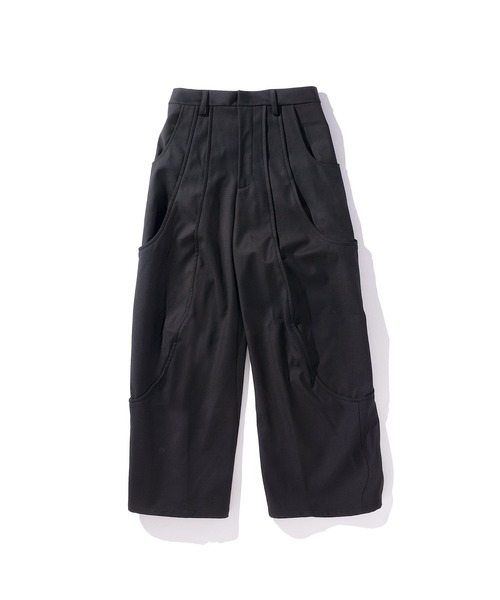 GOAT ESSENCE(ゴートエッセンス)の「TUCK CURVE WIDE PANTS(スラックス・メンズ・ベージュ/ブラック/グレー・1/2)」の2枚目の写真