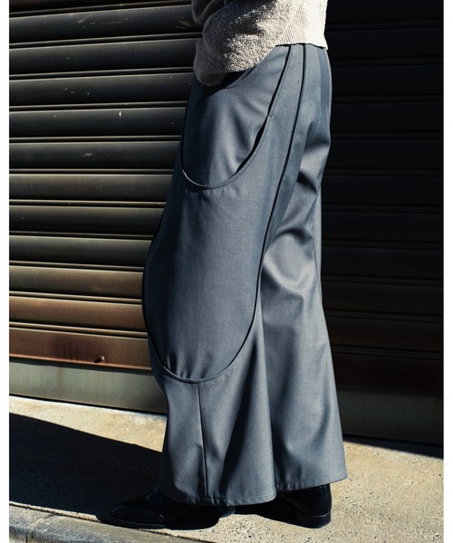 GOAT ESSENCE(ゴートエッセンス)の「TUCK CURVE WIDE PANTS(スラックス・メンズ・ベージュ/ブラック/グレー・1/2)」の14枚目の写真