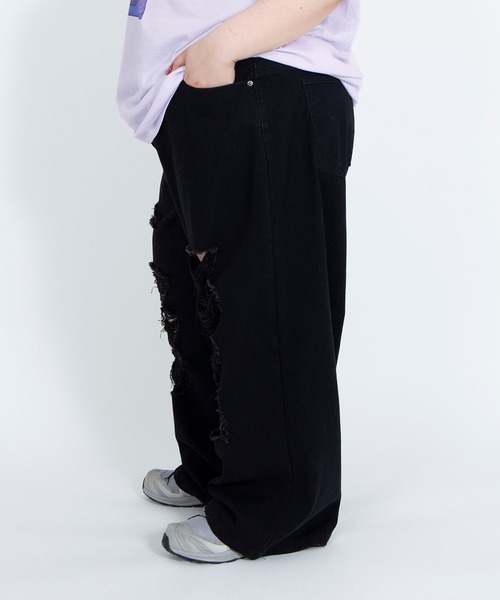 PUNYUS（プニュズ）の「ダメージデニムワイドパンツ（デニムパンツ・レディース・ブルー系その他/ブラック・2/1/5/4/3）」の15枚目の写真