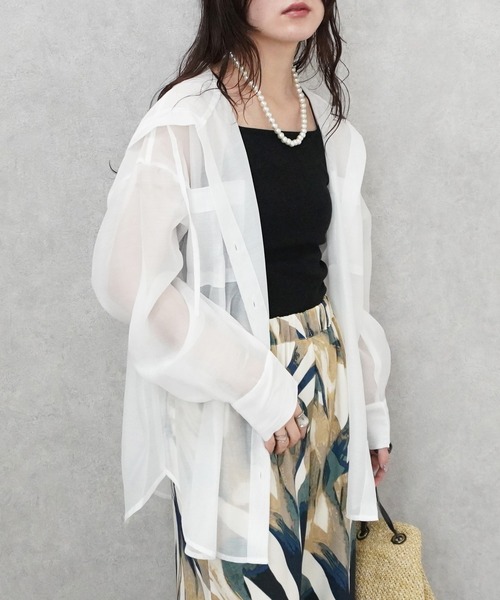 SELECT LEVERY(セレクトリベリー)の「長袖シアーフードシャツ(シャツ/ブラウス・レディース・ブラック/グレイッシュベージュ/ホワイト・MEDIUM)」の13枚目の写真