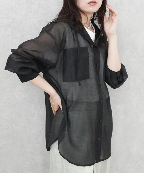 SELECT LEVERY(セレクトリベリー)の「長袖シアーフードシャツ(シャツ/ブラウス・レディース・ブラック/グレイッシュベージュ/ホワイト・MEDIUM)」の7枚目の写真