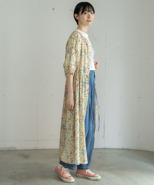 POU DOU DOU(プードゥドゥ)の「ダンシングフルーツプリントギャザーワンピース(ワンピース・レディース・ライトグレー/キナリ・3)」の17枚目の写真