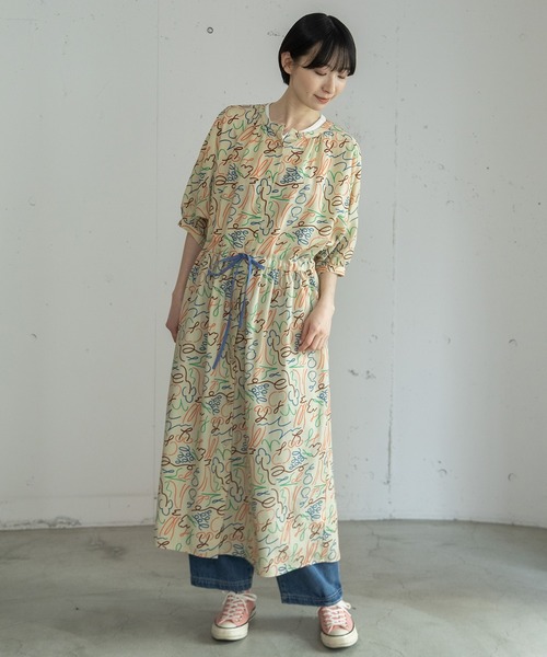 POU DOU DOU(プードゥドゥ)の「ダンシングフルーツプリントギャザーワンピース(ワンピース・レディース・ライトグレー/キナリ・3)」の20枚目の写真