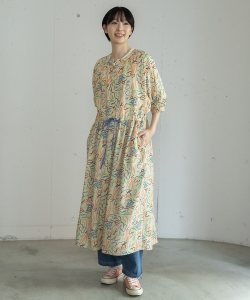 POU DOU DOU(プードゥドゥ)の「ダンシングフルーツプリントギャザーワンピース(ワンピース・レディース・ライトグレー/キナリ・3)」の21枚目の写真