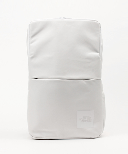 THE NORTH FACE(ザノースフェイス)の「ザ・ノース・フェイス バックパック / シャトルデイパックスリム(バックパック/リュック・レディース・ブラック/ダークネイビー/ホワイト/ブルー系その他/ブラック系その他/オリーブドラブ/ネイビー/サンドベージュ/オリーブ/ヘザーグレー/ブルー系その他2/インディゴブルー・ONE SIZE)」の2枚目の写真