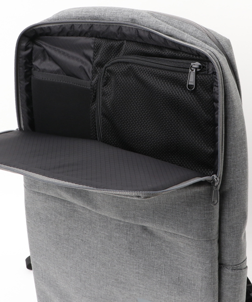 THE NORTH FACE(ザノースフェイス)の「ザ・ノース・フェイス バックパック / シャトルデイパックスリム(バックパック/リュック・レディース・ブラック/ダークネイビー/ホワイト/ブルー系その他/ブラック系その他/オリーブドラブ/ネイビー/サンドベージュ/オリーブ/ヘザーグレー/ブルー系その他2/インディゴブルー・ONE SIZE)」の22枚目の写真