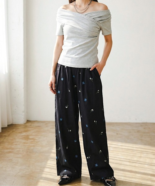 Per sist ence(パーシエンス)の「配色フラワー刺繍シアーローンイージーパンツ(その他パンツ・レディース・ブラック・ONE SIZE)」の3枚目の写真