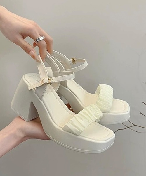 shopnikoniko(ショップニコニコ)の「シアーギャザーベルト チャンキーヒール 厚底サンダル(サンダル・レディース・ブラック/ホワイト・37/36/39/38)」の10枚目の写真