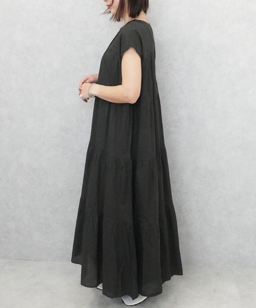 SELECT LEVERY(セレクトリベリー)の「インド綿 フレンチスリーブ ティアードロングワンピース(ワンピース・レディース・パープル/チャコール/ブラック/オフホワイト・FREE)」の15枚目の写真