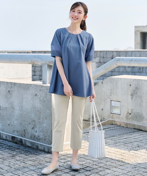Tiaclasse（ティアクラッセ）の「シフォンランタンスリーブチュニック（Tシャツ/カットソー・レディース・ブルー/グレイッシュベージュ/ブラック・XL/XXL）」の6枚目の写真
