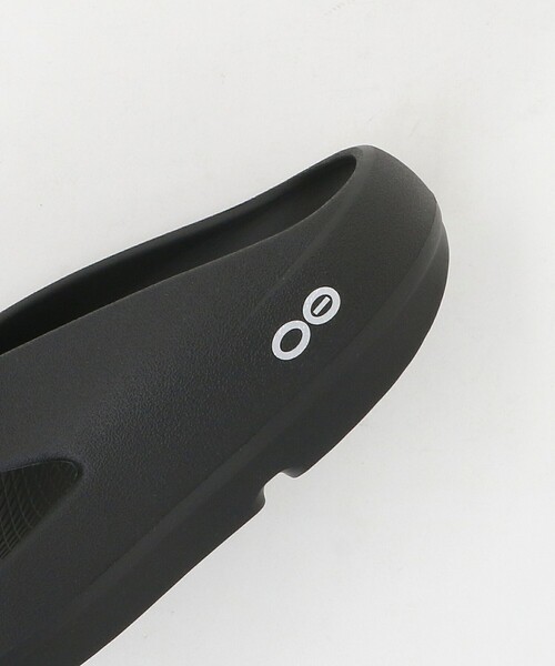 OOFOS(ウーフォス)の「<OOFOS>OOriginal PLUS サンダル(サンダル・レディース・ナチュラル/ブラック・23cm/24cm/25cm)」の16枚目の写真