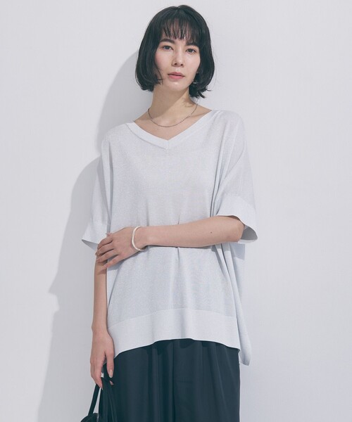 UNFILO（アンフィーロ）の「【野呂佳代さん着用】スゴ機能美ニット Vネック ワイドプルオーバー（ニット/セーター・レディース・ブルー系/ダークブラウン系/ブラック系/ベージュ系/シルバー系・SMALL/MEDIUM）」の16枚目の写真