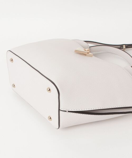 Guess（ゲス）の「PATSIE Mini Tote ミニトート ショルダーバッグ（ショルダーバッグ・レディース・パープル/ネイビー/オフホワイト/ブラック・ONE SIZE）」の15枚目の写真