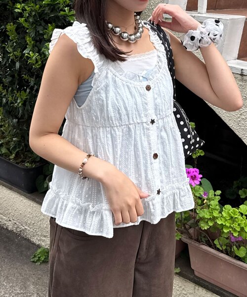 CIAOPANIC（チャオパニック）の「ウッドボタンドビーシャーリングキャミビスチェ（シャツ/ブラウス・レディース・ブラック/イエロー/ホワイト・ONE SIZE）」の13枚目の写真