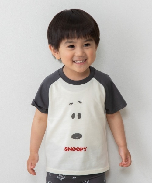 PEANUTS(ピーナッツ)の「半袖デイリーTシャツ スヌーピー(Tシャツ/カットソー・キッズ・オフホワイト/チャコールグレー・95cm/90cm/80cm)」の2枚目の写真