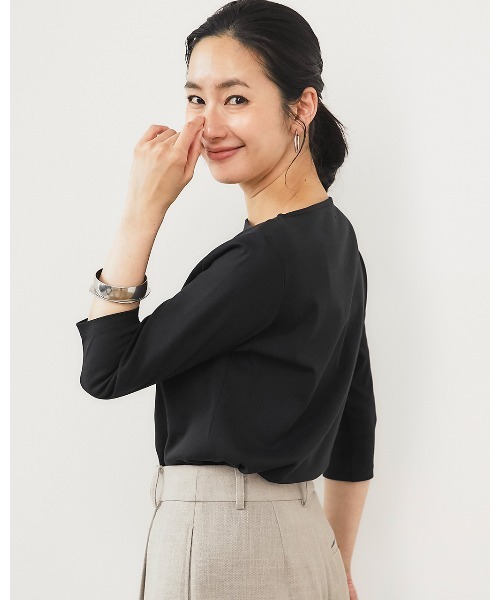 DoCLASSE( ドゥクラッセ)の「ボートネックN/7分袖・DoT(Tシャツ/カットソー・レディース・ダークブラウン/ブルー/チャコール/ライトピンク/ダークネイビー/ホワイト/ブラック/ライトグレー・L/M/S/LL/3L)」の16枚目の写真
