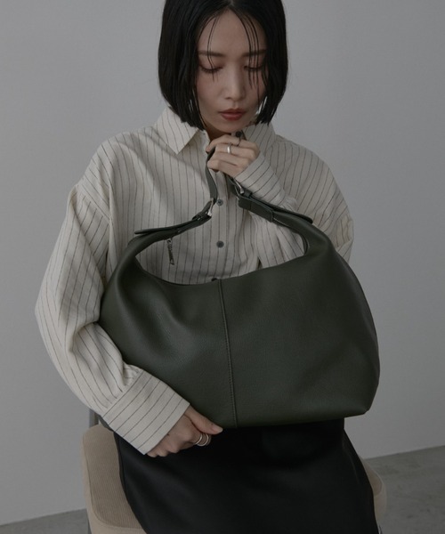 Aunt Marie's(アントマリーズ)の「ワンハンドルBIGショルダーバッグ(ショルダーバッグ・レディース・ダークグリーン/ブルー/ブラック・FREE)」の22枚目の写真