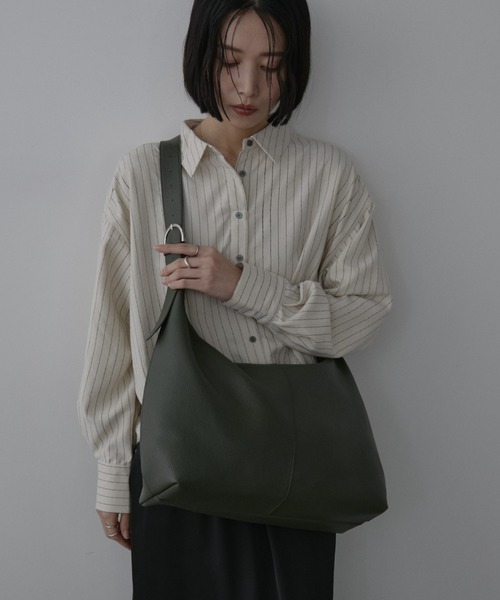 Aunt Marie's(アントマリーズ)の「ワンハンドルBIGショルダーバッグ(ショルダーバッグ・レディース・ダークグリーン/ブルー/ブラック・FREE)」の14枚目の写真