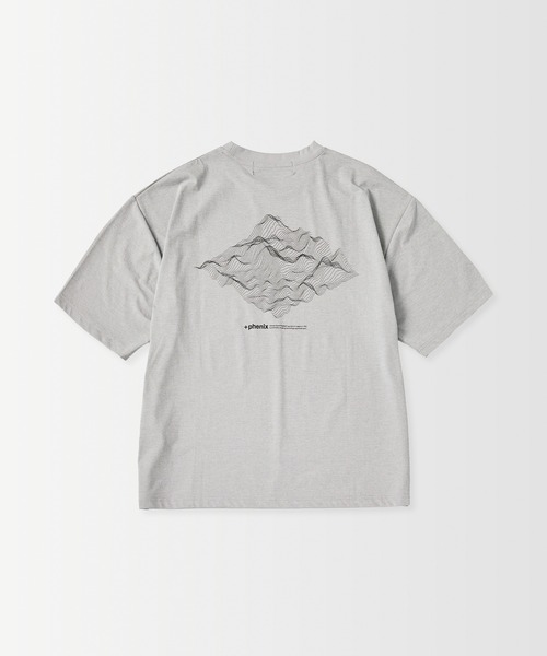 +phenix(プラスフェニックス)の「+phenix(プラスフェニックス)Outlast TOPOGRAPHY SHORT SLEEVE TEE / トポグラフィー ショートスリーブTシャツ(Tシャツ/カットソー・メンズ・ホワイト/グレー/ブラック・M/L)」の6枚目の写真
