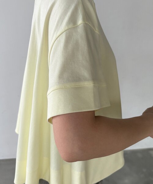DouDou(ドゥドゥ)の「裾フレアTEE(Tシャツ/カットソー・レディース・チャコールグレー/ブラック/オフホワイト/イエロー・FREE)」の11枚目の写真