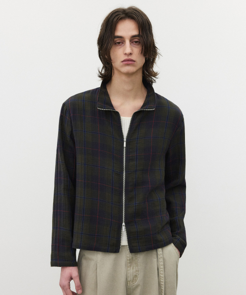 SUARE(スアレ)の「シアータータンチェックジップアップシャツカーキ(その他アウター・メンズ・カーキ・MEDIUM/LARGE/X-LARGE)」の2枚目の写真