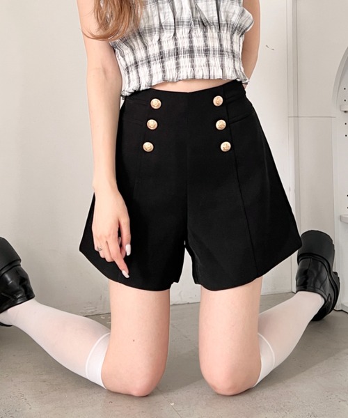 Loueme(ルエム)の「ダブルボタンショートパンツ(その他パンツ・レディース・ブラック/ベージュ/アイボリー・S/M)」の1枚目の写真