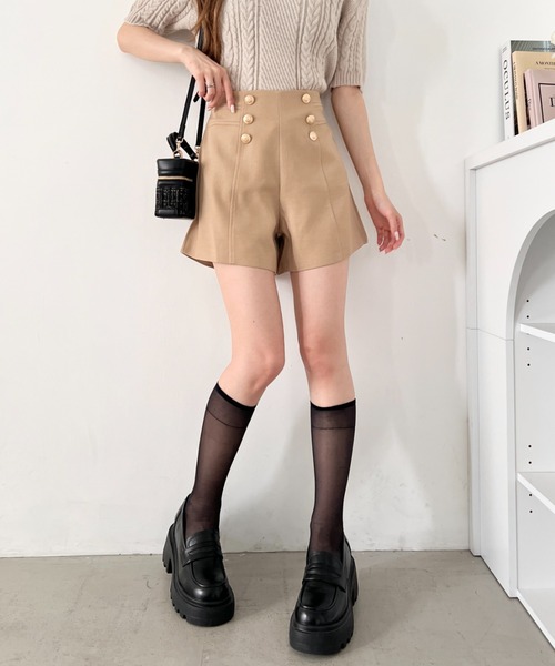 Loueme(ルエム)の「ダブルボタンショートパンツ(その他パンツ・レディース・ブラック/ベージュ/アイボリー・S/M)」の19枚目の写真