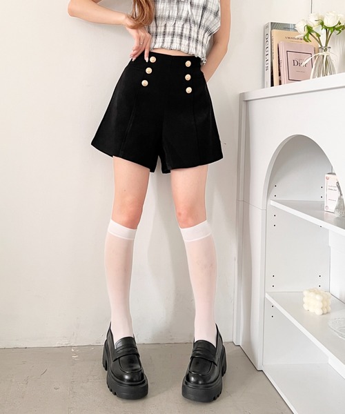 Loueme(ルエム)の「ダブルボタンショートパンツ(その他パンツ・レディース・ブラック/ベージュ/アイボリー・S/M)」の6枚目の写真